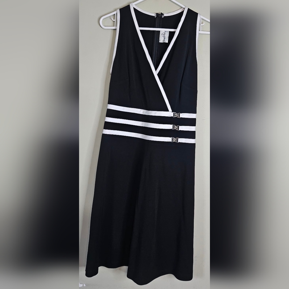 🩵💜joseph ribkoff dress Black/white‎  Size S V Neck 🩷💛